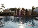 DAY 2 - 酒店泳池（2）