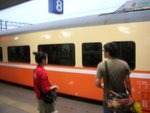 火車未開燈,大家唔敢上車