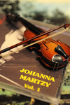 Johanna Martzy, 匈牙利小提琴家, 1979年於美國逝世, 終年54歲. Martzy活躍於上世紀40/50s年代, 大部份錄音都係mono, 最出名嘅作品有巴哈無件奏小提琴奏鳴曲組曲, Beethoven Sonatas, Mendelssohn Violin Concerto, Brahms Violin Concerto等….