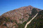 近觀鳳凰山南坡嚴重的山泥傾瀉