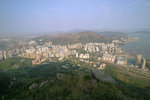 山頂下瞰屯門南，青山灣及黃金海岸