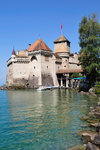 去Montreux是要去看Chateau de Chillon（西庸城堡）