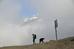 若隱若現的雪山增添了一份神秘感。
