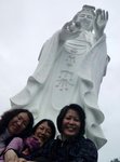 Three stooges (former colleagues) traveled to the Tsz Shan Monastery.