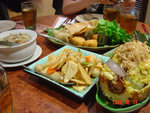 嘩 . . .好多好好味的嘢食喎!!!yummy yummy ~