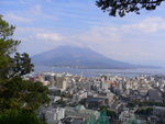 城山瞭望台也能看到對岸的櫻島火山