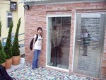 頗有心思既屋 , 好似時裝店咁 , S.K. 禁不住要影返張相