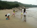 昨晚大家只享用較大隻沙白 , 細蜆今早全拋回海中放生 , 等佢養大再掘過