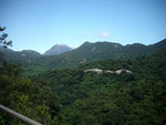 紅色塔係觀音寺，觀音寺有精緻既免費佛經，亦有齋菜供應，齋菜是以人數做單位黎收費