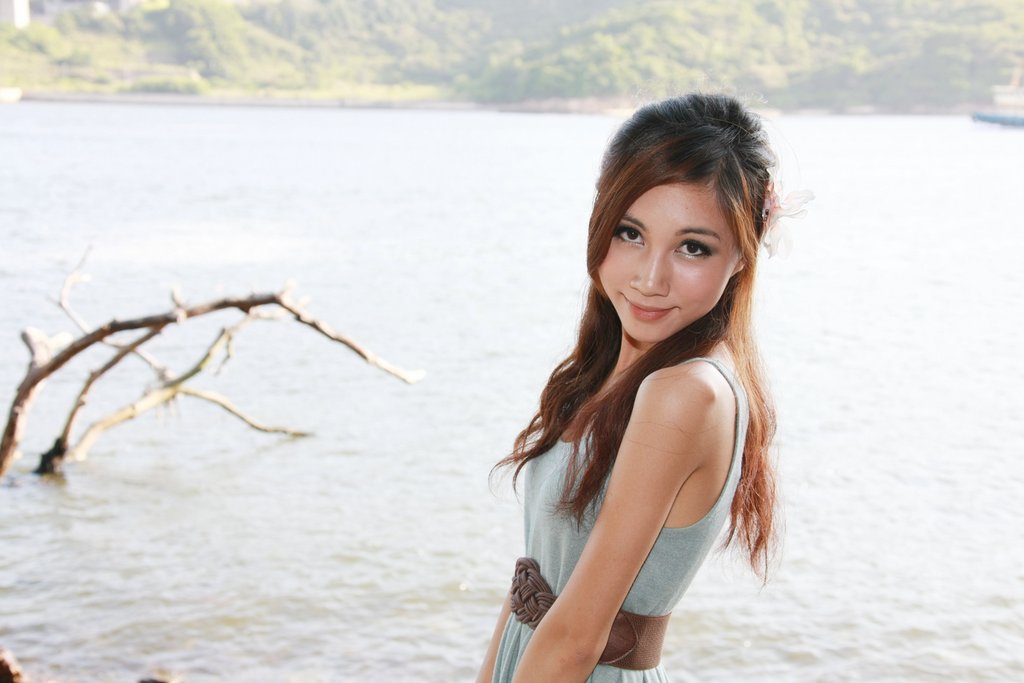 Carmen CHAN -- fotop.net photo sharing network
