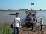 Mekong River
湄公河河畔