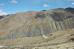 往珠峰的路上, 見到的山形地貌很其特, 好像從溫以前上的地理課.
DSC_3457s