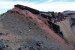 赤紅的火山岩