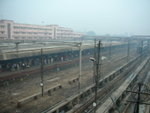 滿地都是垃圾的New Dehli Railway Station