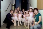 21AUG06 牛池灣文娛表演 -
好可愛的小妹妹