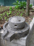 三椏村的石磨