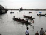DRAGON BOAT GAME IN A CLOUDY DAY