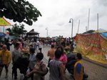 so many people here!!