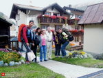 0397 9.30我們起程離開Zermatt...前往德國~! 走之前和 Guido & Hedy合照~!
