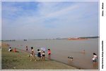 IMG_8894 同樣都見到人玩水