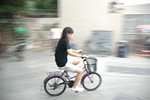 05.bighead_in_motion