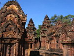 Sculptures inside Banteay Srei