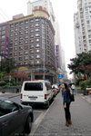 搭地鐵去人民廣場，入住上海中福大酒店