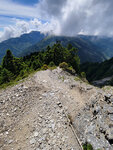 再按上山原路下降到成功山屋
