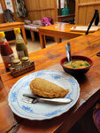 1:00pm Lunch，叫了蘋果批及湯麵