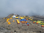 俯瞰我們登山隊的帳篷區