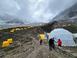 2:25pm，終於到達 Manaslu 大本營