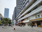 3:10pm，返到肇慶市，去敏捷廣場逛商場