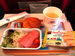 DSC00449 - 
唔好味0既飛機餐...
仲要凍0既...