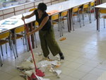 oh thx miss wong! her gesture is rather funny. HEEHEE who take the photo?