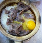 *窩蛋牛肉煲仔飯