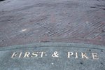 First Street及Pike Street的交界
