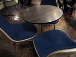 aA Design Musemum咖啡店內擺滿designer chair