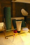 Traders Hotel會在浴室放一枝珍寶殊, 很可愛!