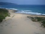 風吹沙, 細沙會從海邊吹上山坡, 甚至馬路