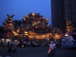 饒河街夜市旁的松山慈祐宮