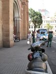 教堂外的警察