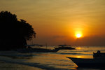 25. Alona Kew White Beach的日出