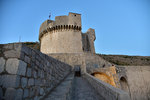 The fort is topped with a great Gothic crown is of negligible strategic importance and is more decorative in nature.