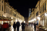 The  Placa street at night