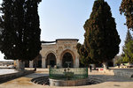 El-Kas fountain that was craved from a single block of stone and the El-Aqsa Mosque behind