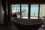 You can take the bath while enjoying the seaview outside? Can't think of anything more luxurious!