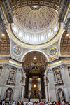 In the centre of the basilica is the giant dome & the high altar. The statues on both sides are Saint Veronica (left) and Saint Helen (right)