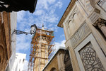 It was Tunis' first Ottoman-style mosque. The minaret was crowned with a green-tiled pyramid, this style was then copied in many other mosques in Tunis since.