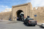 After a short walk from the train station, we arrived Bab el-Gharbi, which is the entrance to the medina