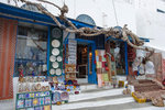 There were many shops that sell artistic handcrafted goods